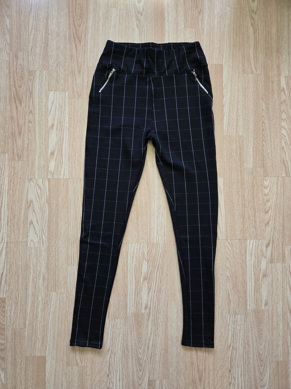 Streetwear Society Black Leggings with White Windowpane